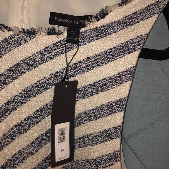 Tweed Asymmetrical fit and flare dress - Picture 8 of 8